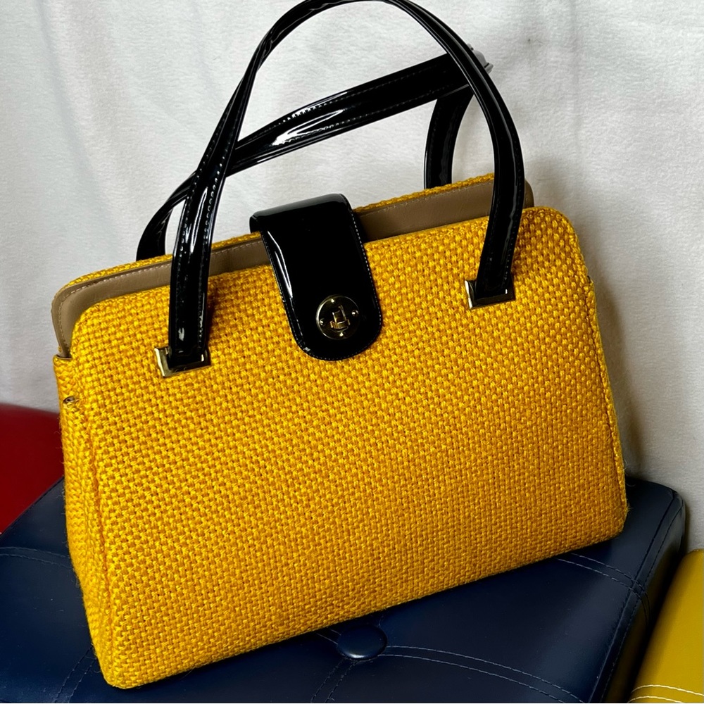 60s Frame accordion handbag Mustard knit upholstery black patent handles vinyl